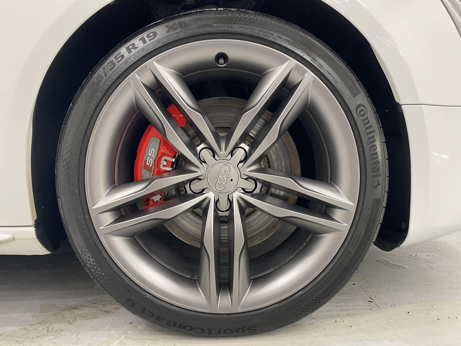 Add a Splash of Colour with Custom Car Caliper Painting